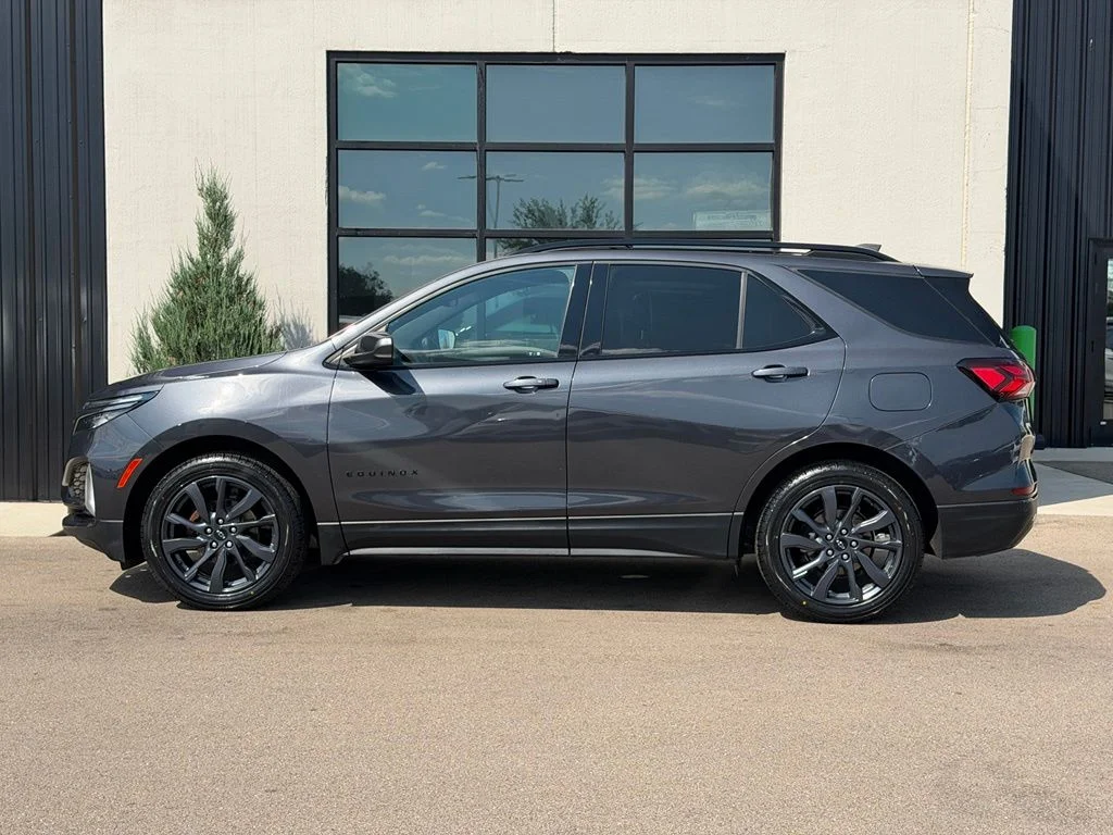 Used 2022 Gray Chevrolet RS image 2