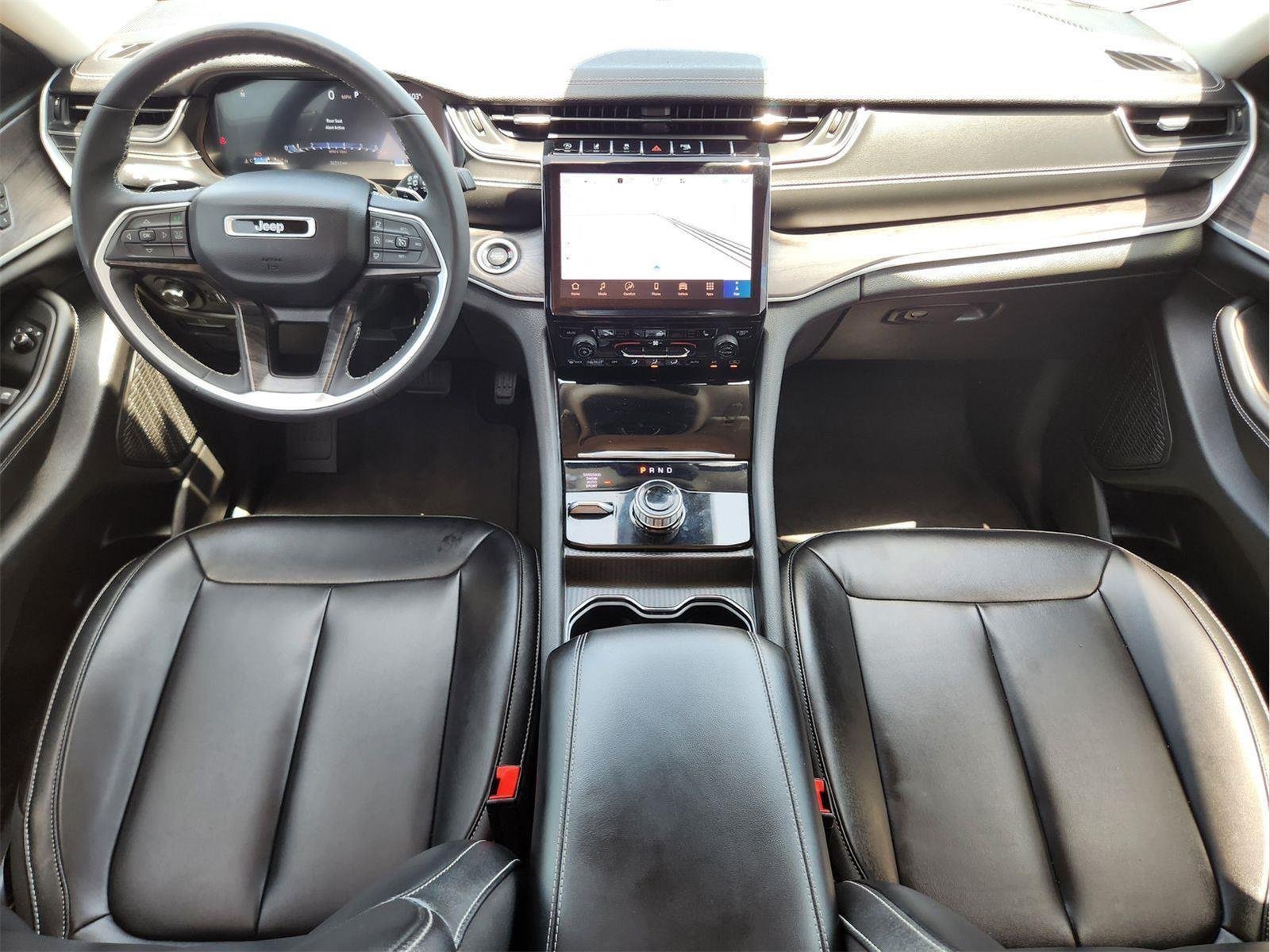 Used 2024 Midnight Sky Jeep Limited image 25