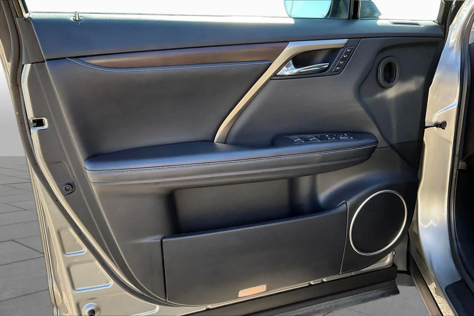Used 2021 Atomic Silver Lexus  image 22