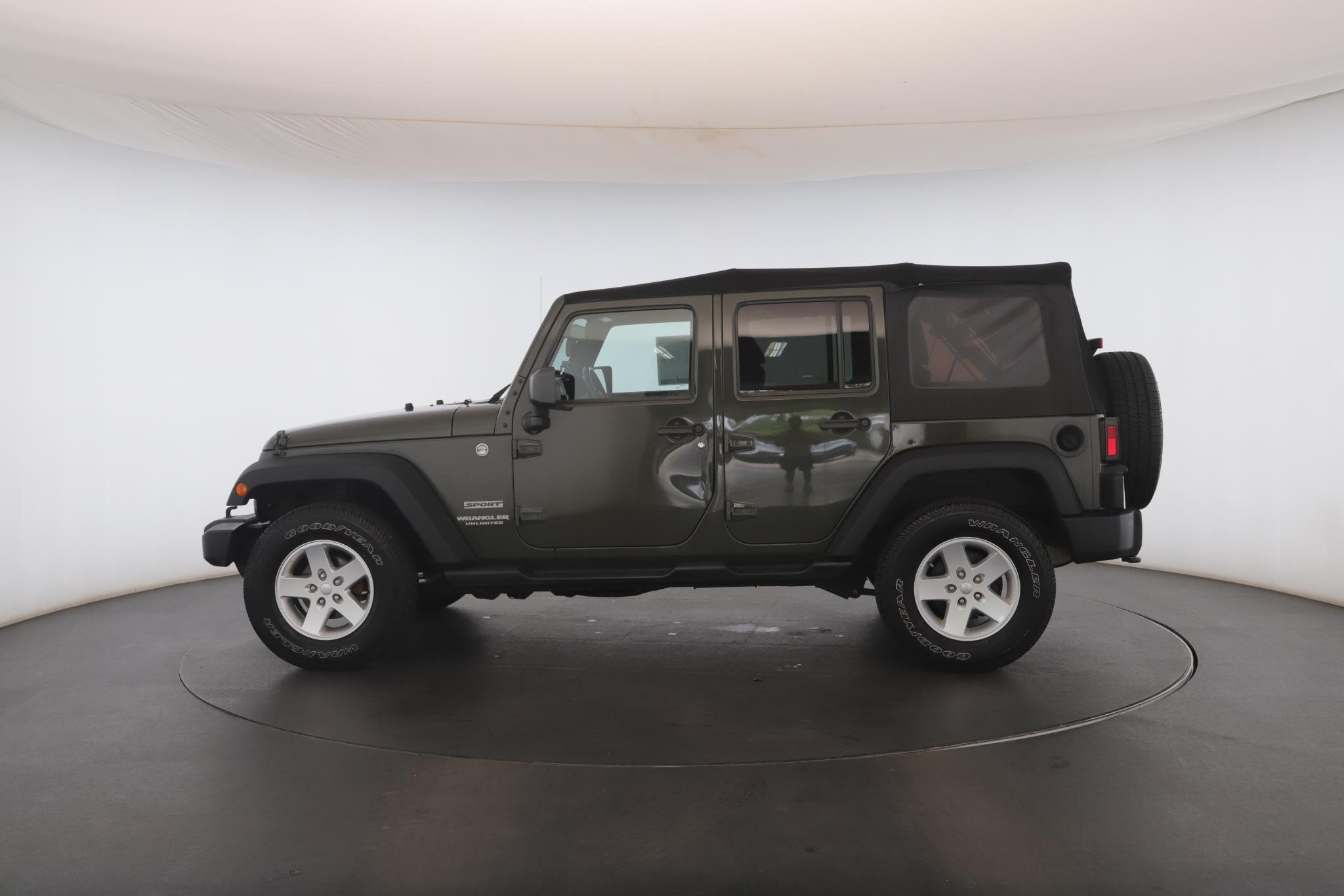 Used 2015 Tank Clearcoat Jeep 4WD 4dr Sport image 16