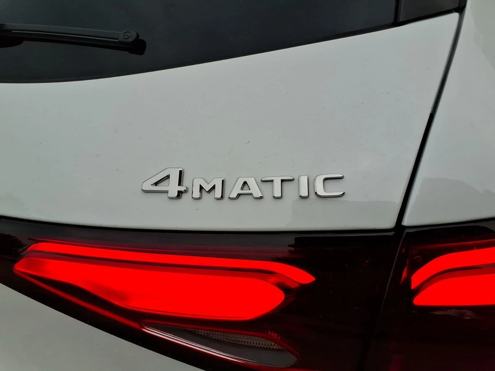 New 2026 WHITE Mercedes-Benz GLC 300 image 10