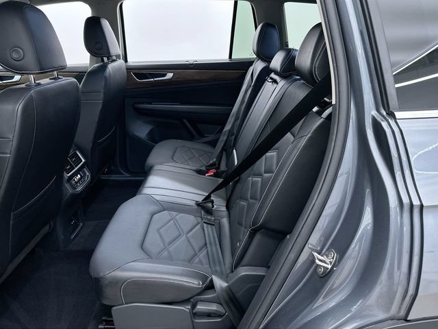 2025 Volkswagen Atlas SE w/Tech - Photo 11