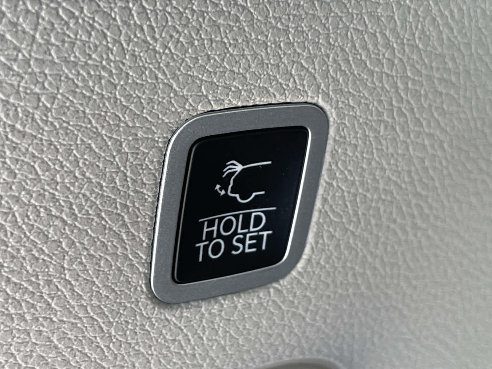 Used 2024 White Jeep 4x4 image 28