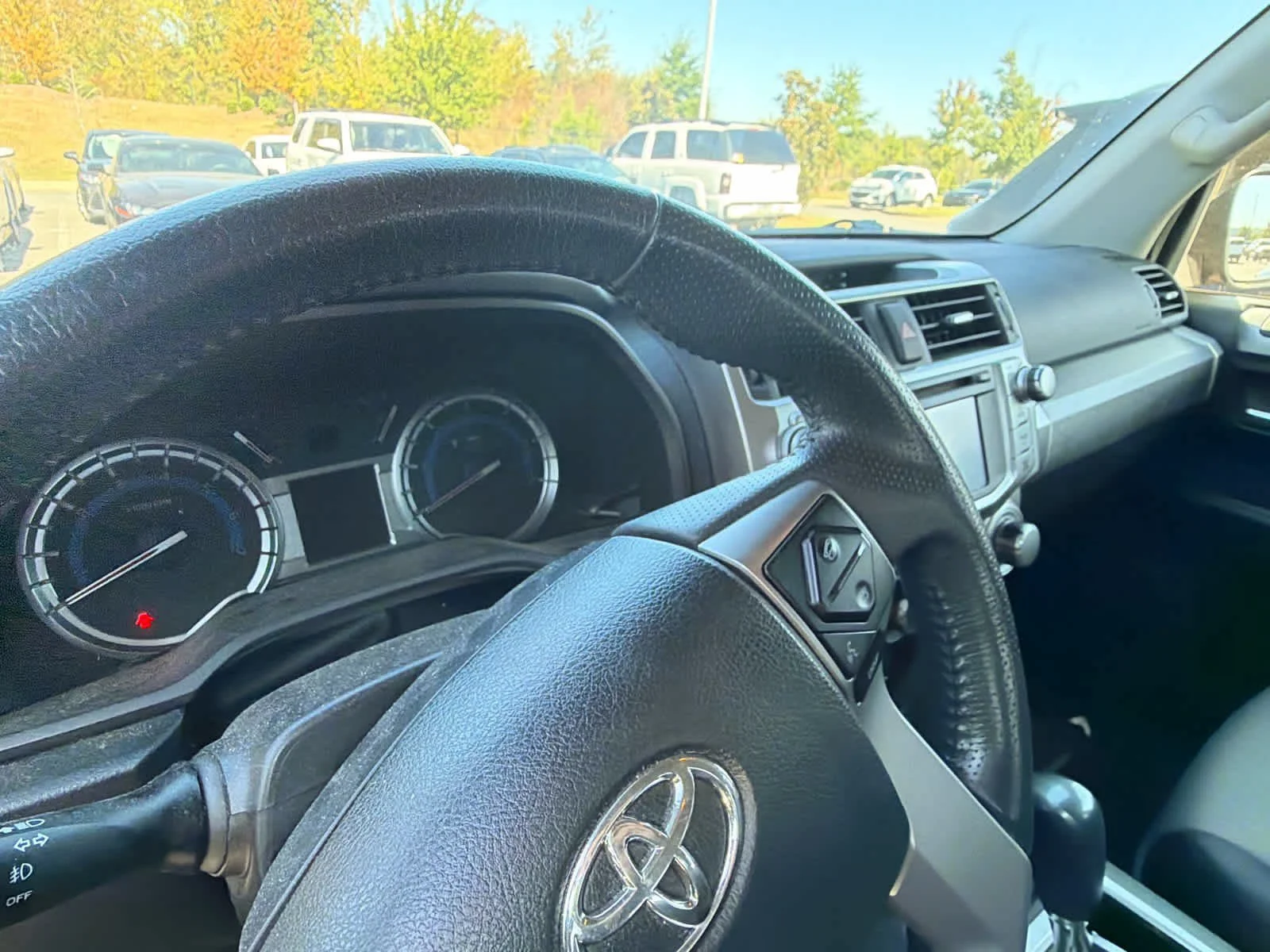 Used 2018 Magnetic Gray Metallic Toyota SR5 Premium image 8