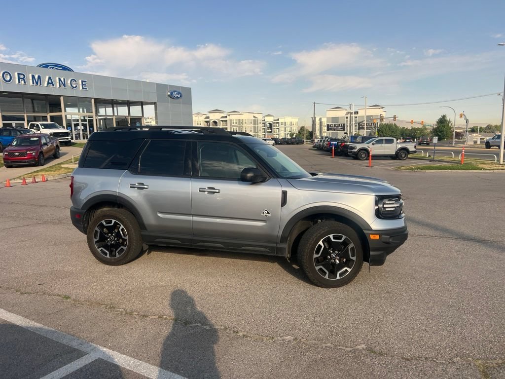 Used 2022 Silver Metallic Ford Outer Banks image 3