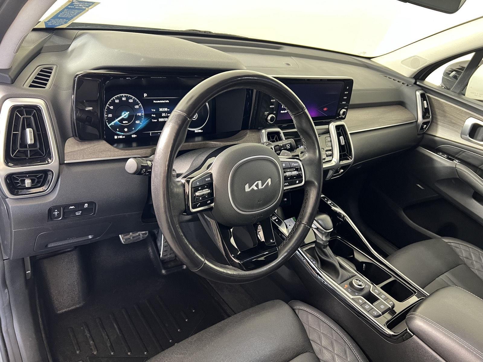 Used 2023 Wolf Gray Kia X-Line SX Prestige image 3