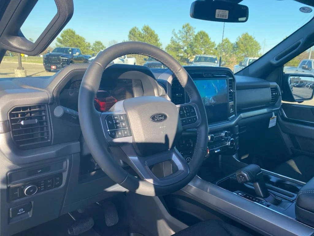 New 2026 Carbonized Gray Metallic Ford XLT image 15
