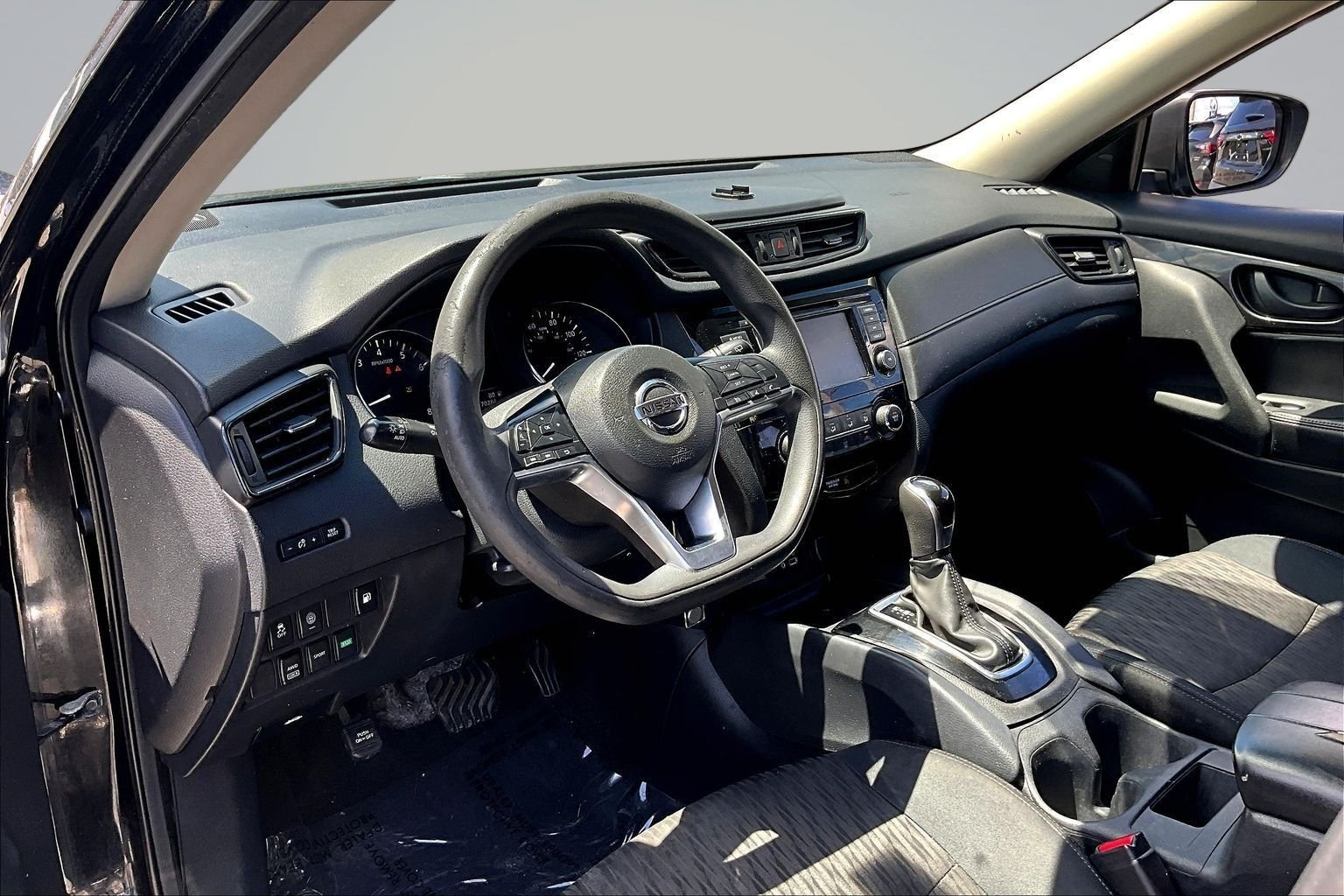 Used 2019 Black Nissan S image 17