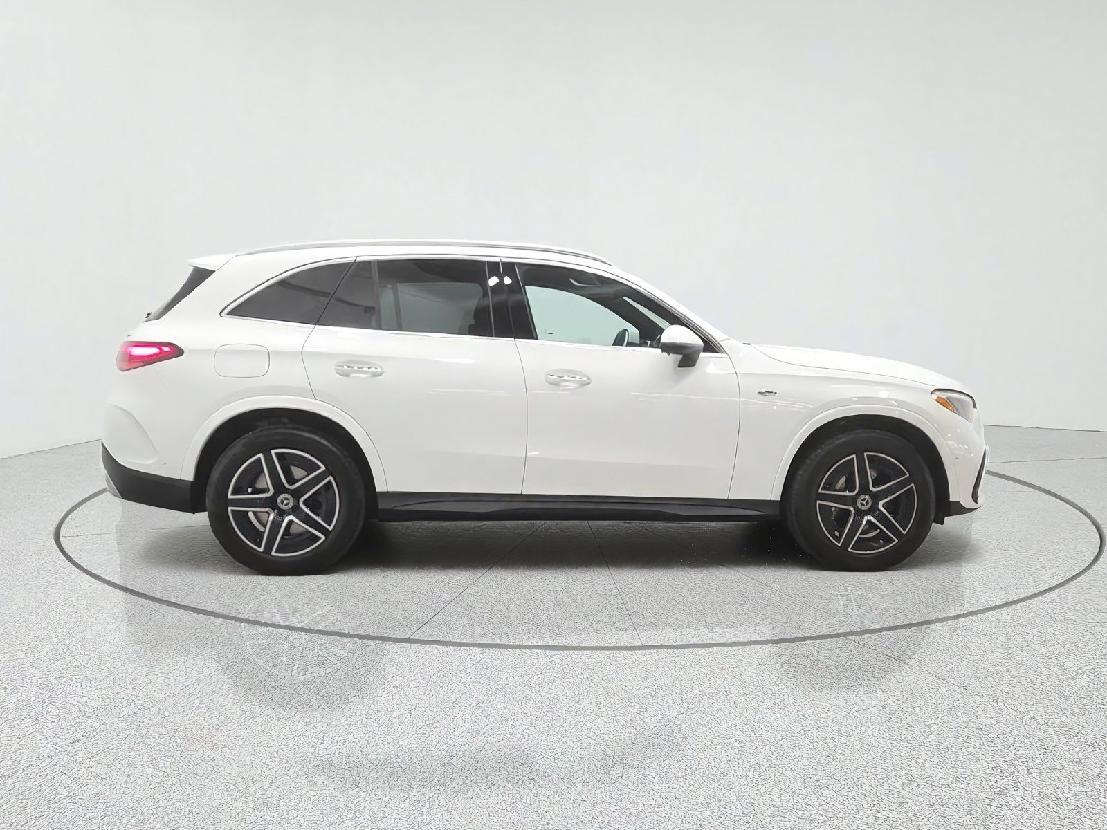 Used 2025 Polar White Mercedes-Benz GLC 350e 4MATIC® SUV image 4