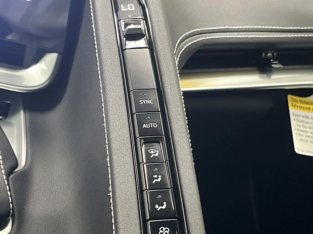 Used 2025 Black Chevrolet 1LT image 20