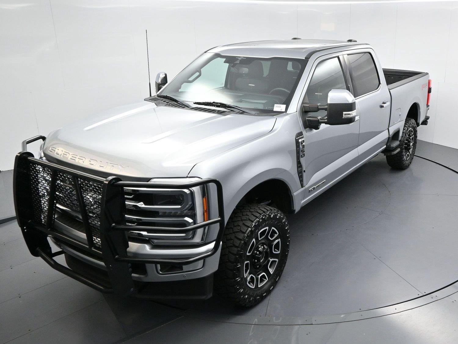 Used 2023 Iconic Silver Metallic Ford XL image 44