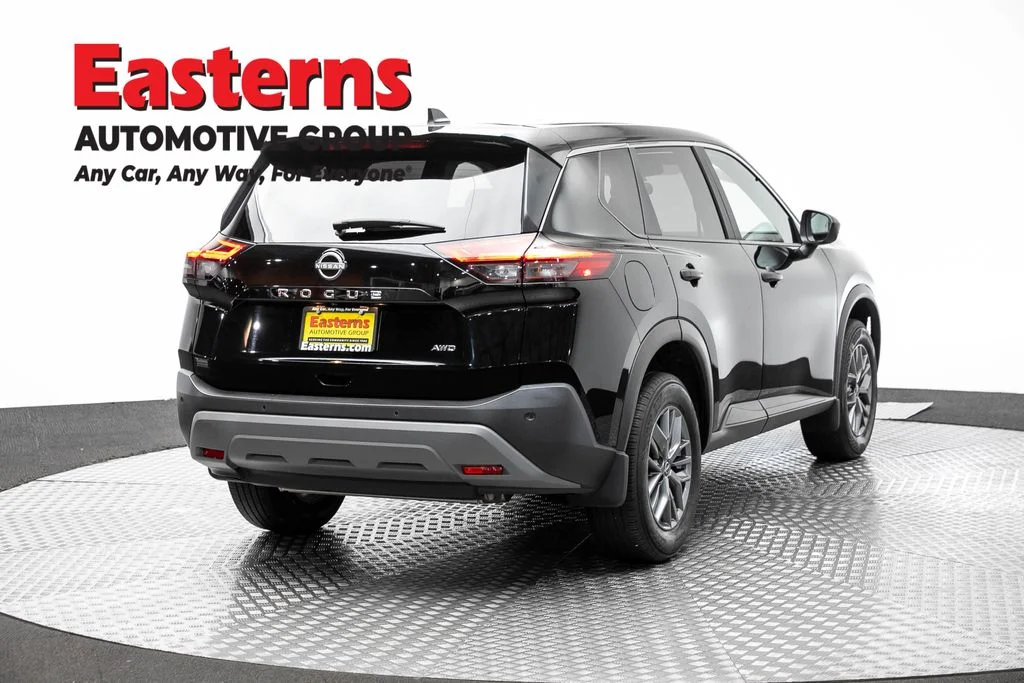 Used 2023 Black Nissan S image 5