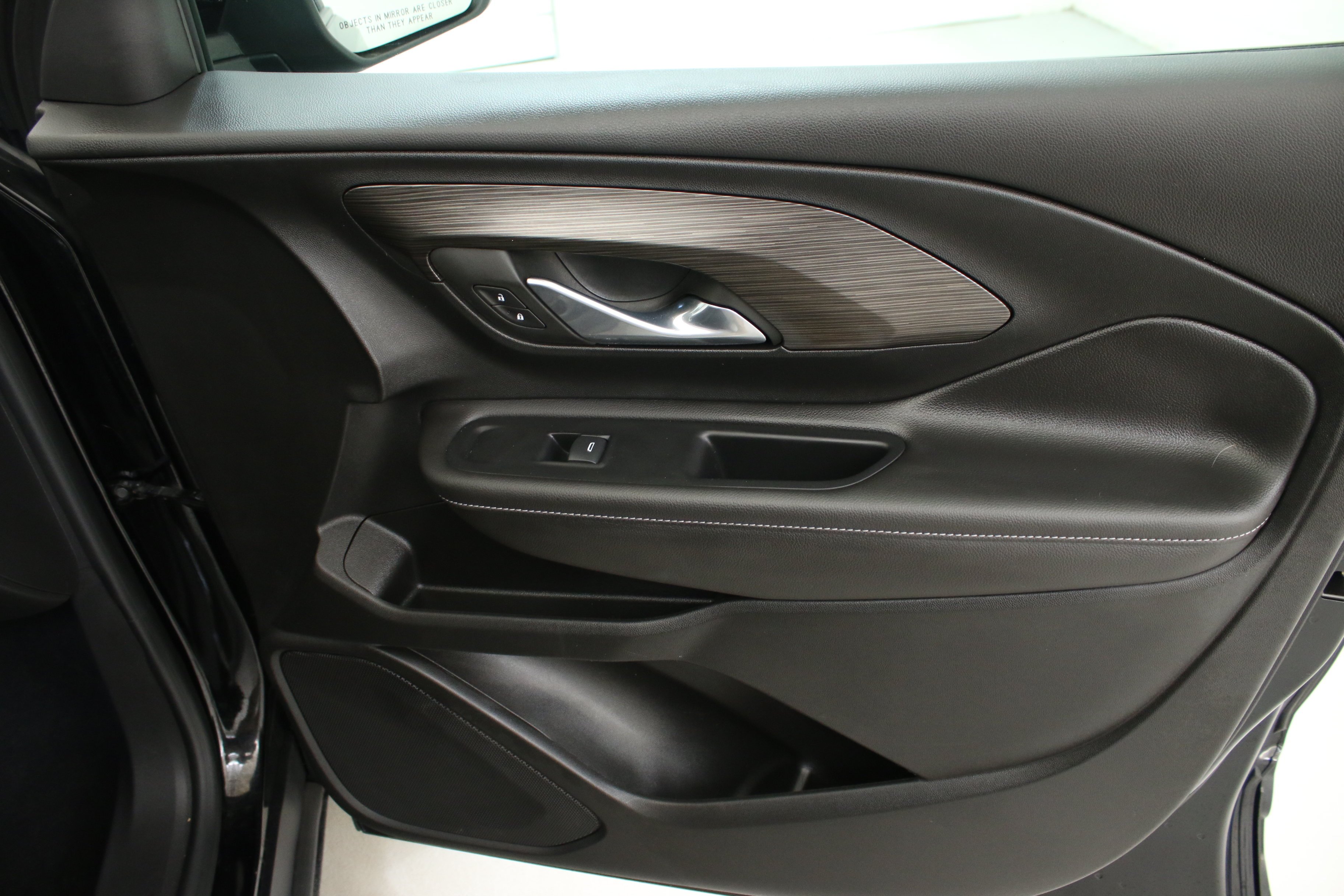 Used 2023 Ebony Twilight Metallic GMC SLE image 33