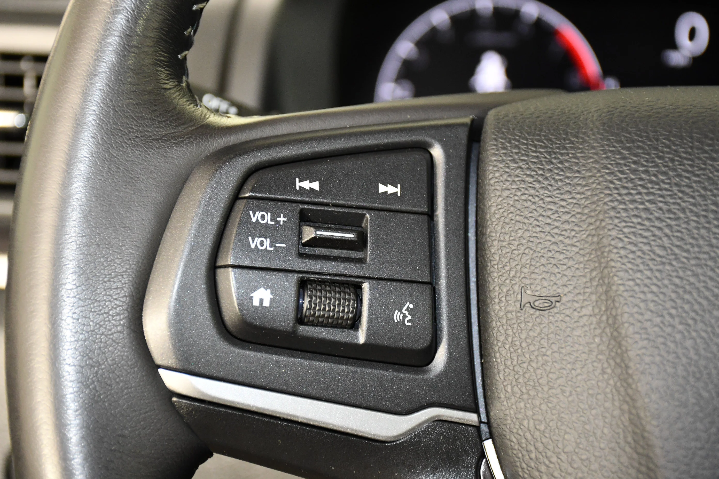 Certified Used 2025 Sonic Gray Pearl Honda Sport image 21