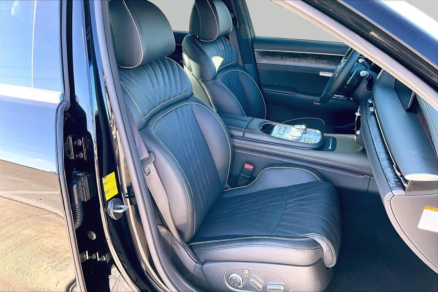 Used 2024 Maui Black Genesis e-SC image 9