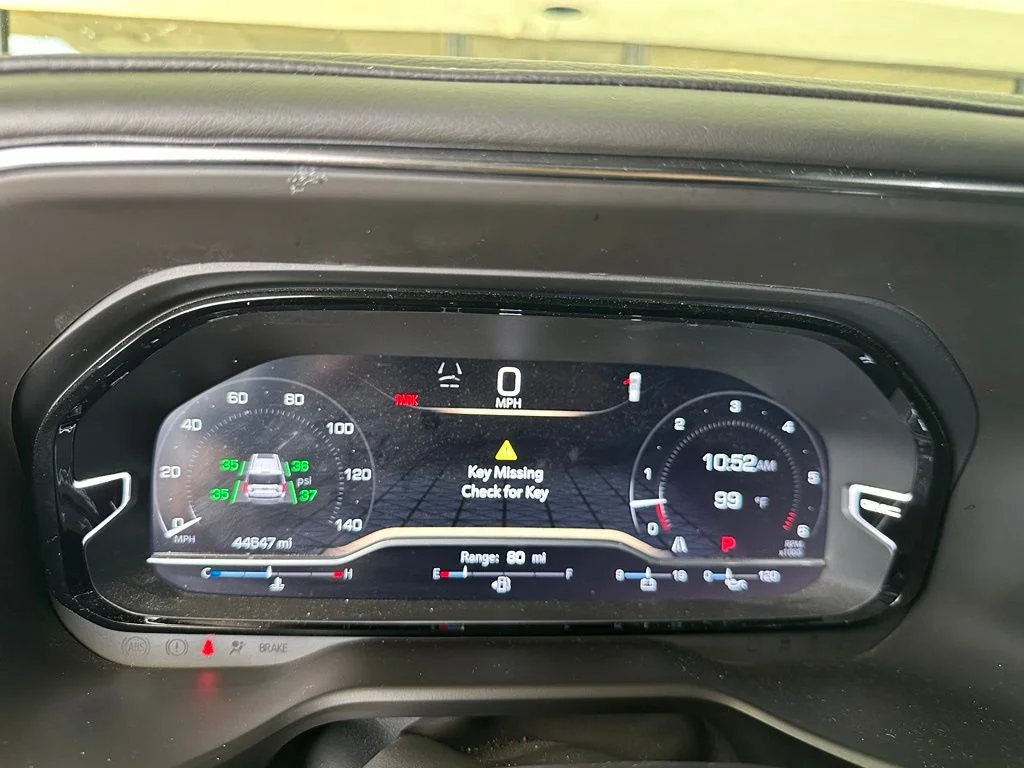 Used 2023 Silver GMC Denali image 45