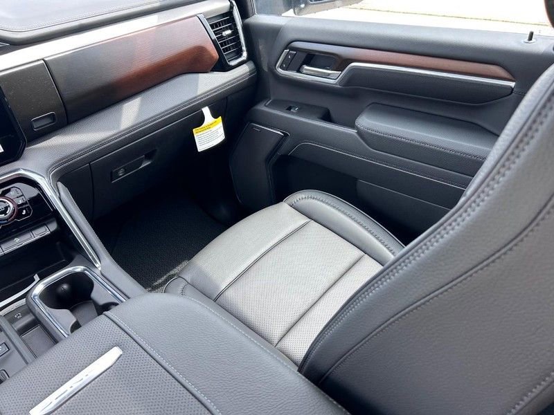 2025 GMC Sierra 3500HD Denali - Photo 15