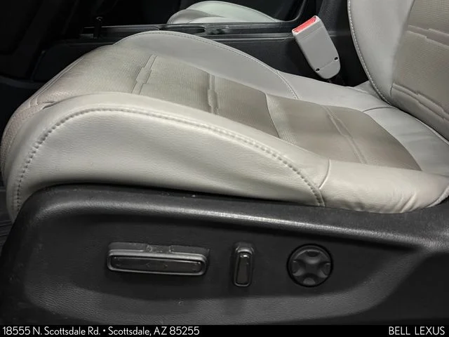 Used 2018 Blue Honda Touring image 13
