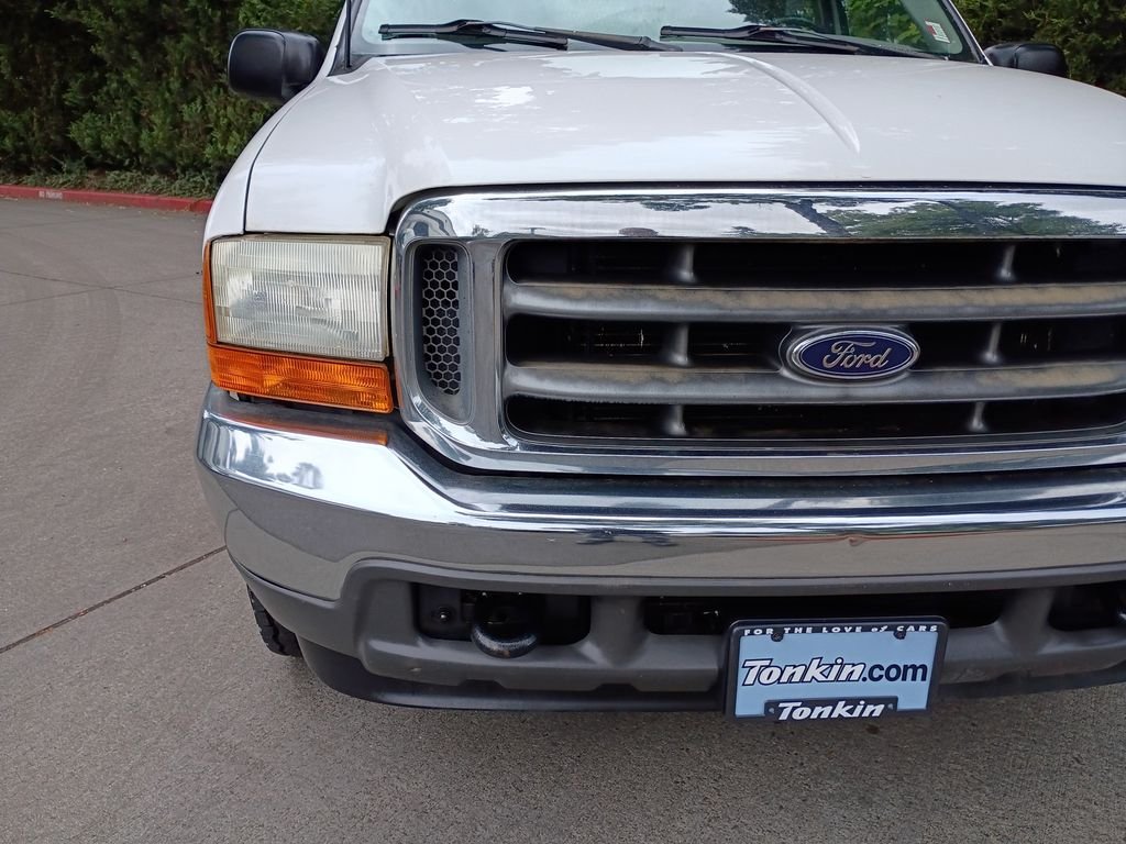 Used 2001 Oxford White Clearcoat Ford XL image 10