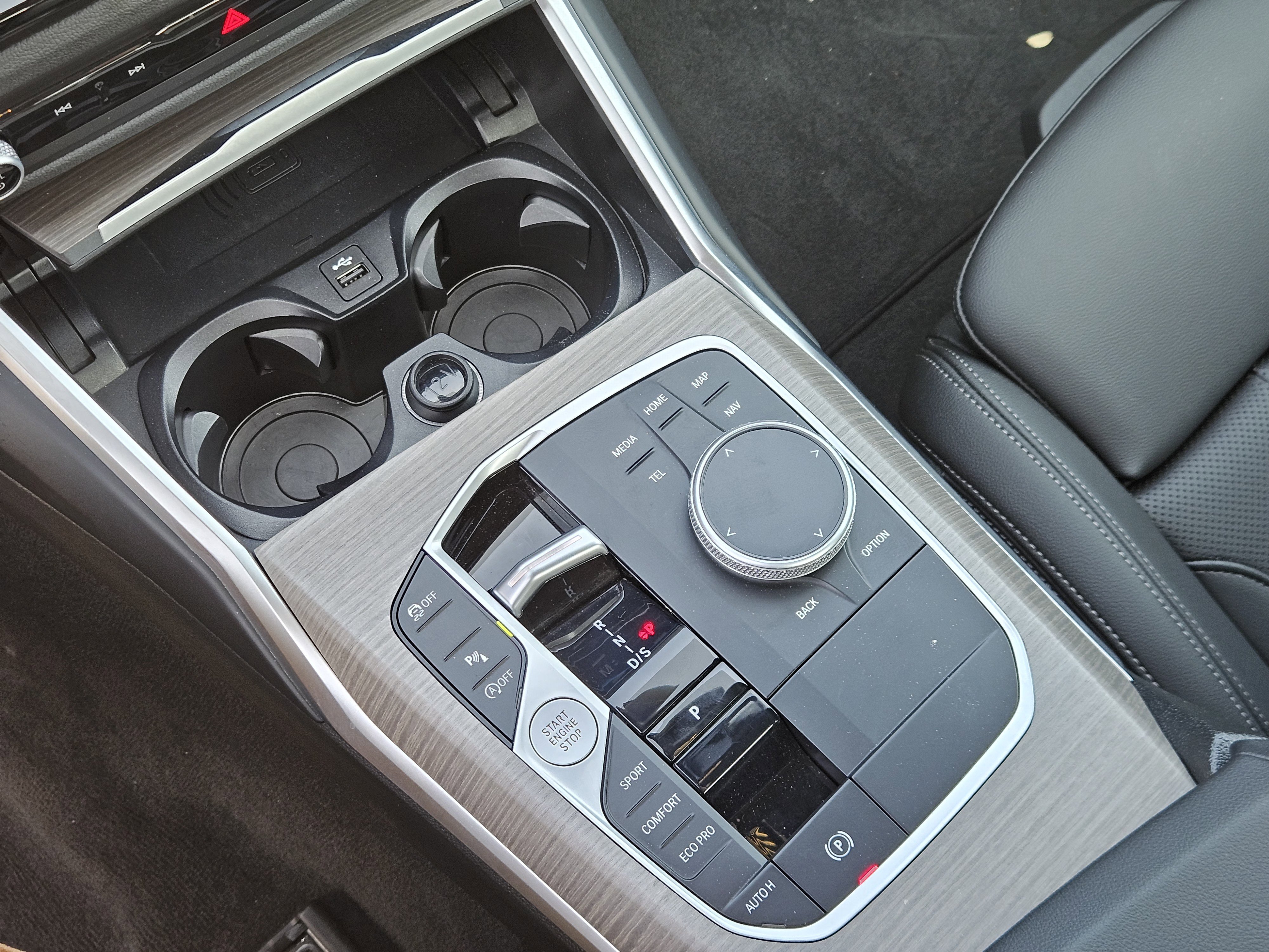 2025 BMW 3 Series 330i - Photo 16