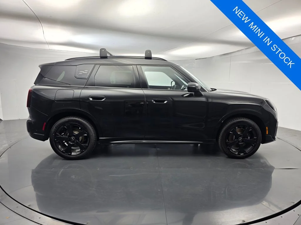 New 2026 Black MINI Iconic image 3
