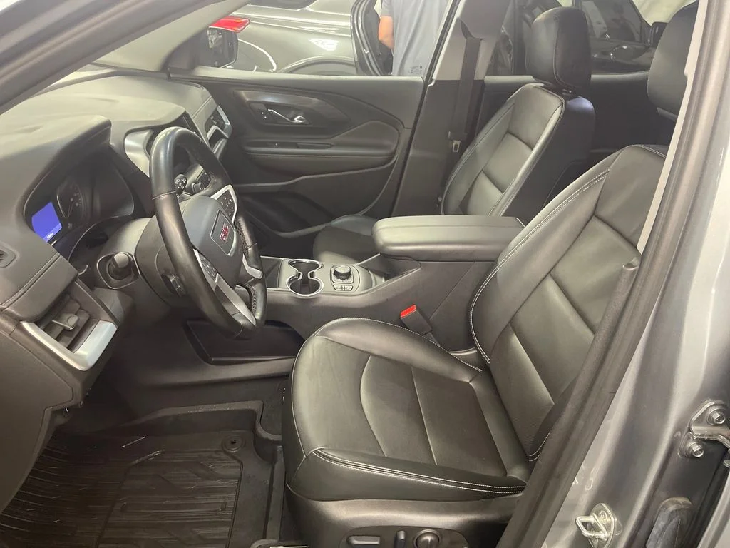 Used 2023 Silver GMC SLT image 14