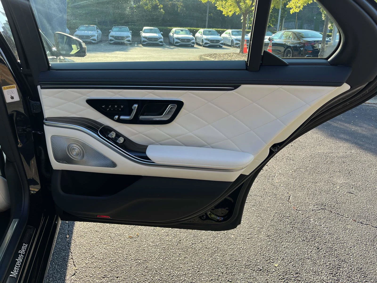 New 2027 Obsidian Black Metallic Mercedes-Benz S 580 4MATIC® Sedan image 44