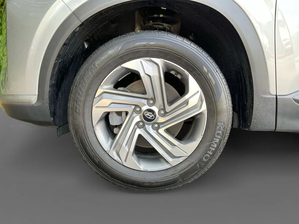 Used 2023 Silver Hyundai SEL image 15