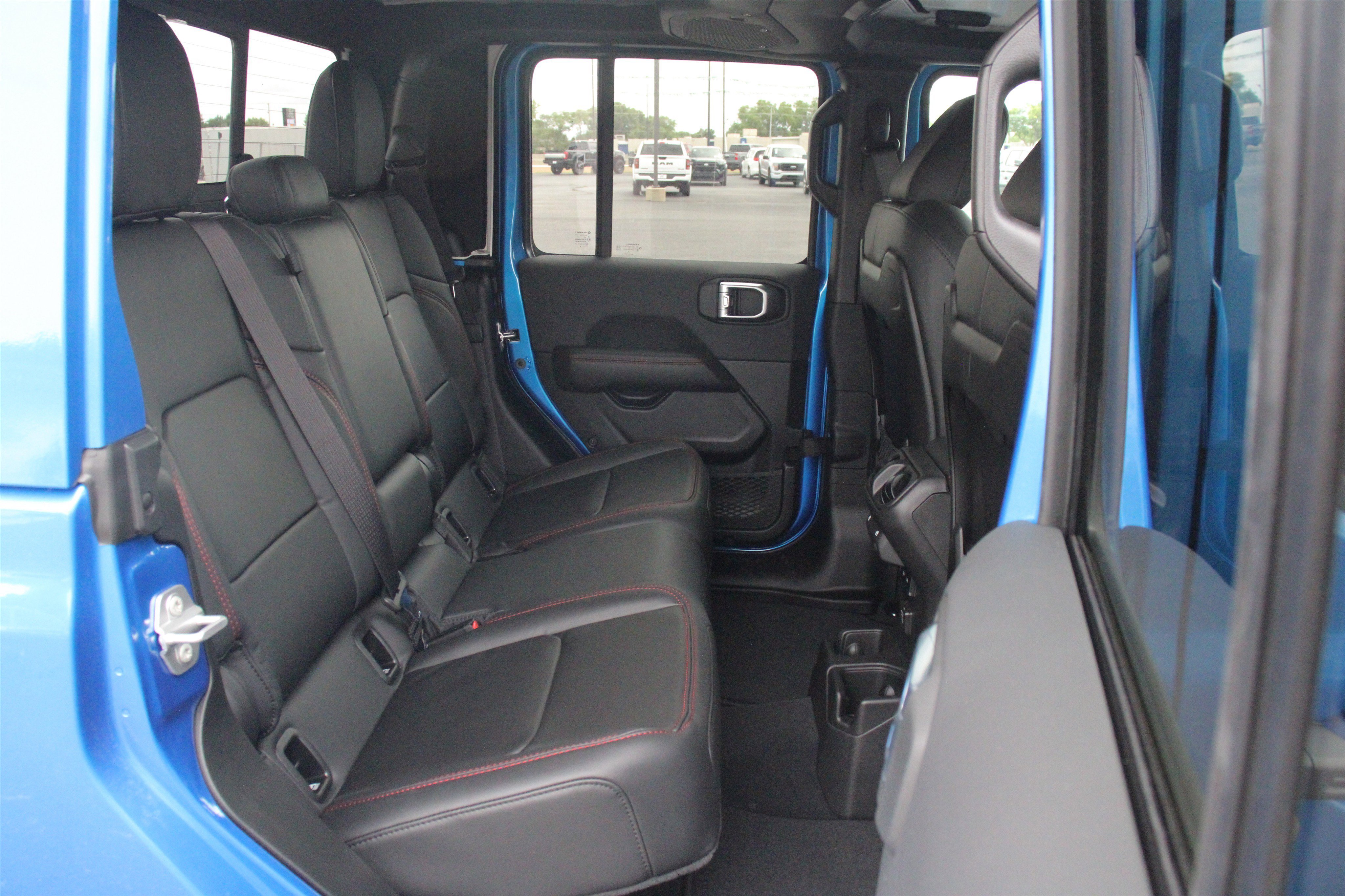 New 2026 Hydro Blue Pearl-Coat Exterior Paint Jeep Rubicon X image 27
