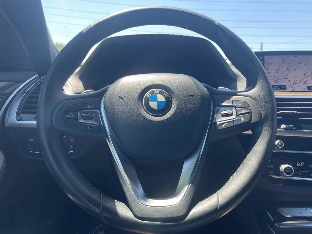Used 2019 White BMW xDrive30i image 23