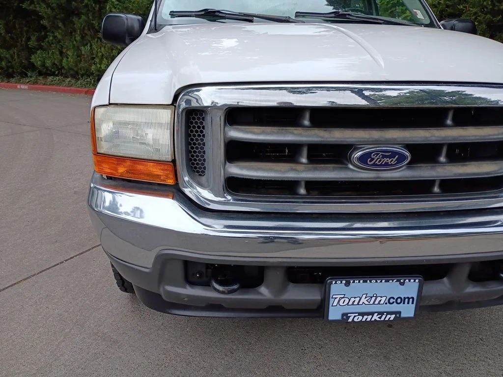 Used 2001 Oxford White Clearcoat Ford XL image 11