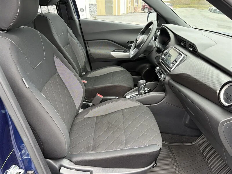 Used 2020 Blue Nissan SV image 6