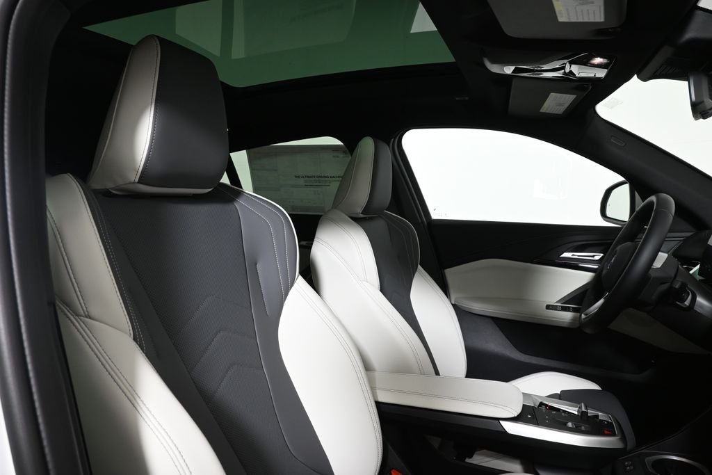 New 2027 Alpine White BMW xDrive28i image 30
