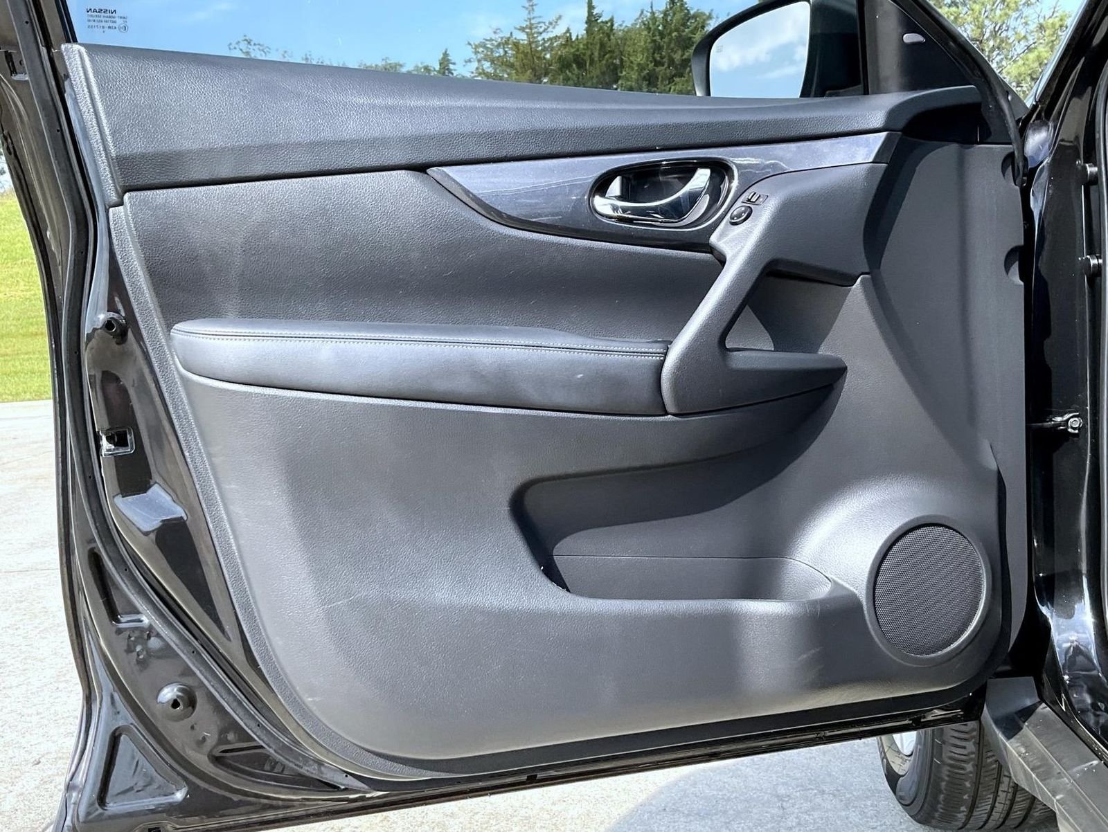 Used 2020 Black Nissan SV image 9