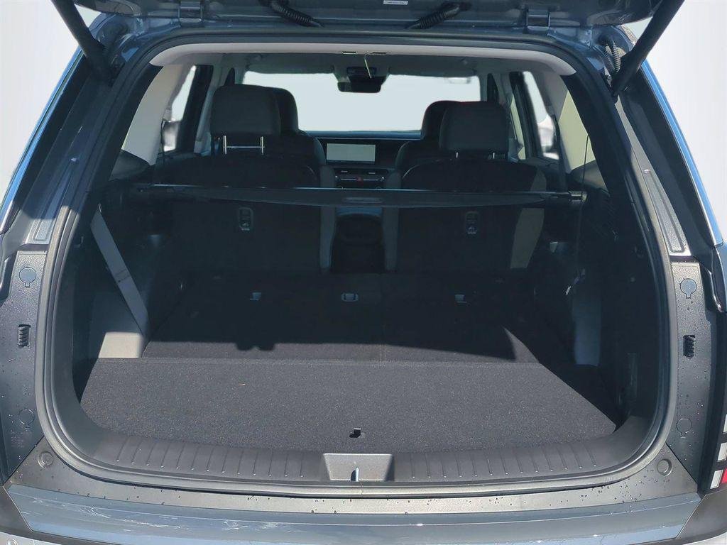 New 2027 Gray Hyundai Blue SEL 7P image 14