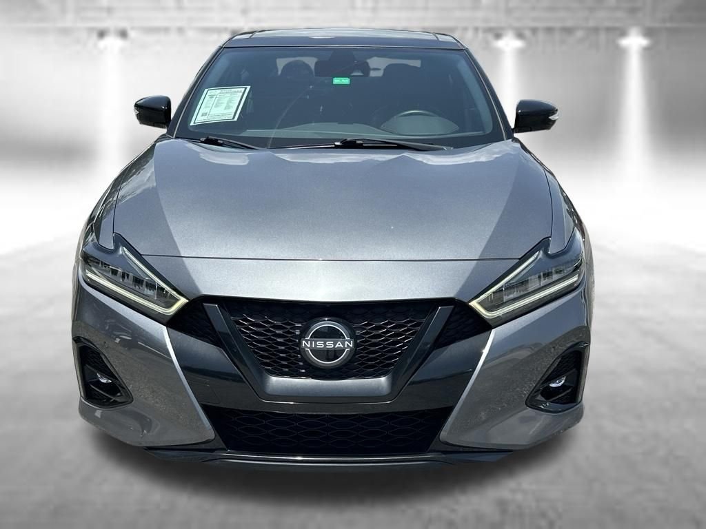 Used 2023 Gray Nissan SR image 2