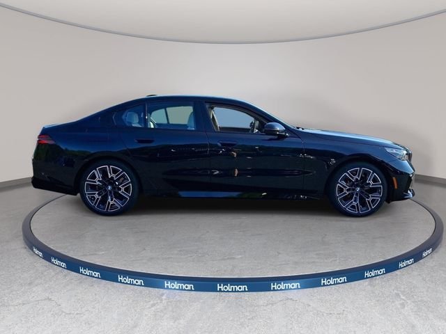 New 2027 Carbon Black Metallic BMW 530i xDrive image 4