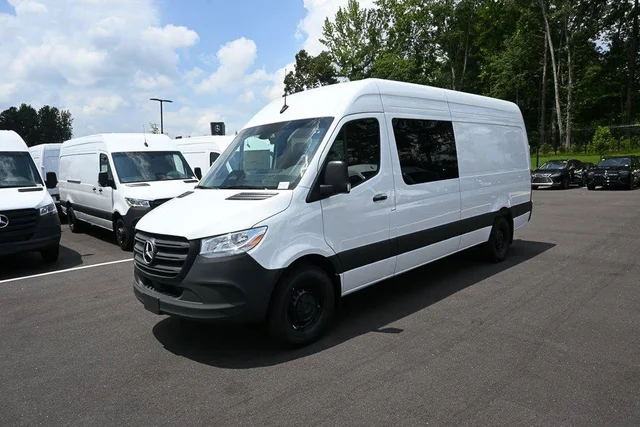 2026 Mercedes-Benz Sprinter Crew Van 2500 High Roof I4 Diesel HO 170 RWD