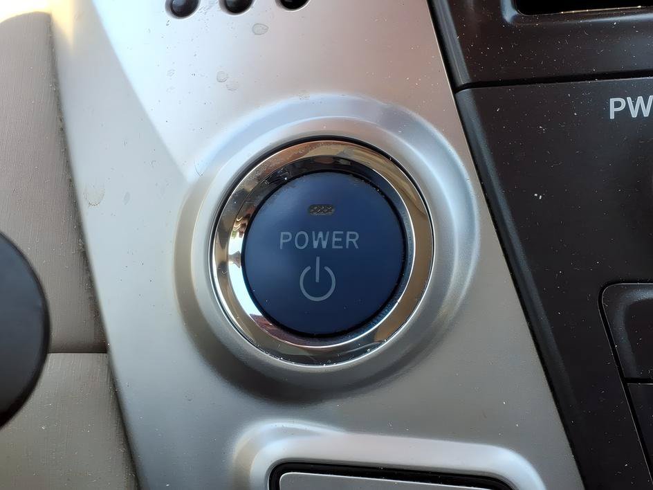 Used 2012 Blizzard Pearl Toyota Five image 18