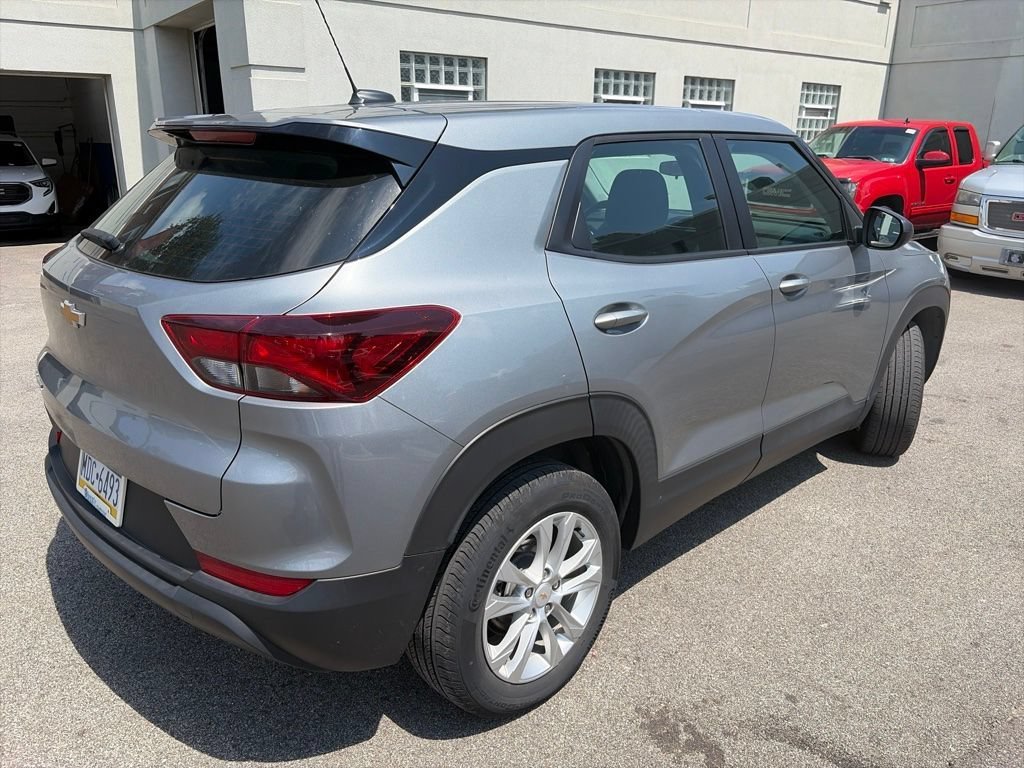 Used 2023 STERLING GRAY METALLIC Chevrolet LS image 3