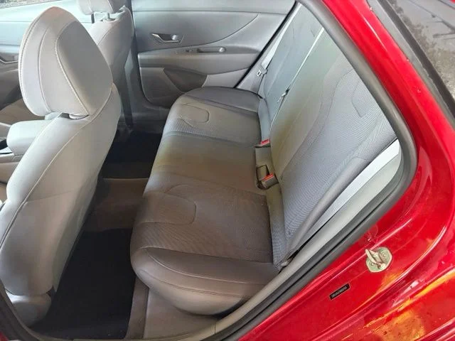 Used 2021 Red Hyundai SE image 14