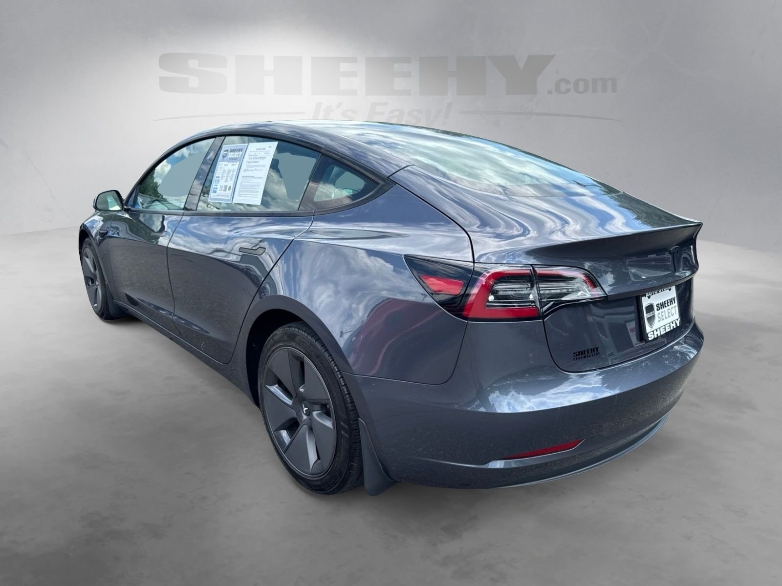 Used 2023  Tesla Base image 15