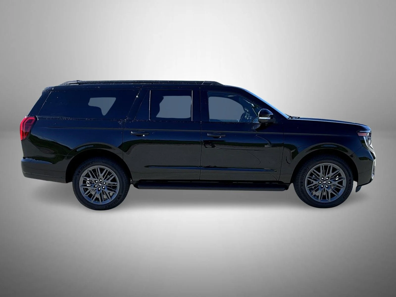 New 2026 Agate Black Metallic Ford Platinum image 4