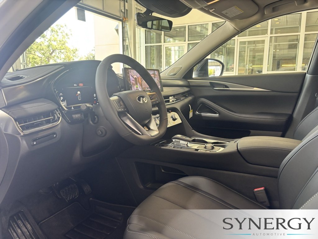 New 2027 RADIANT WHITE INFINITI Luxe FWD image 21