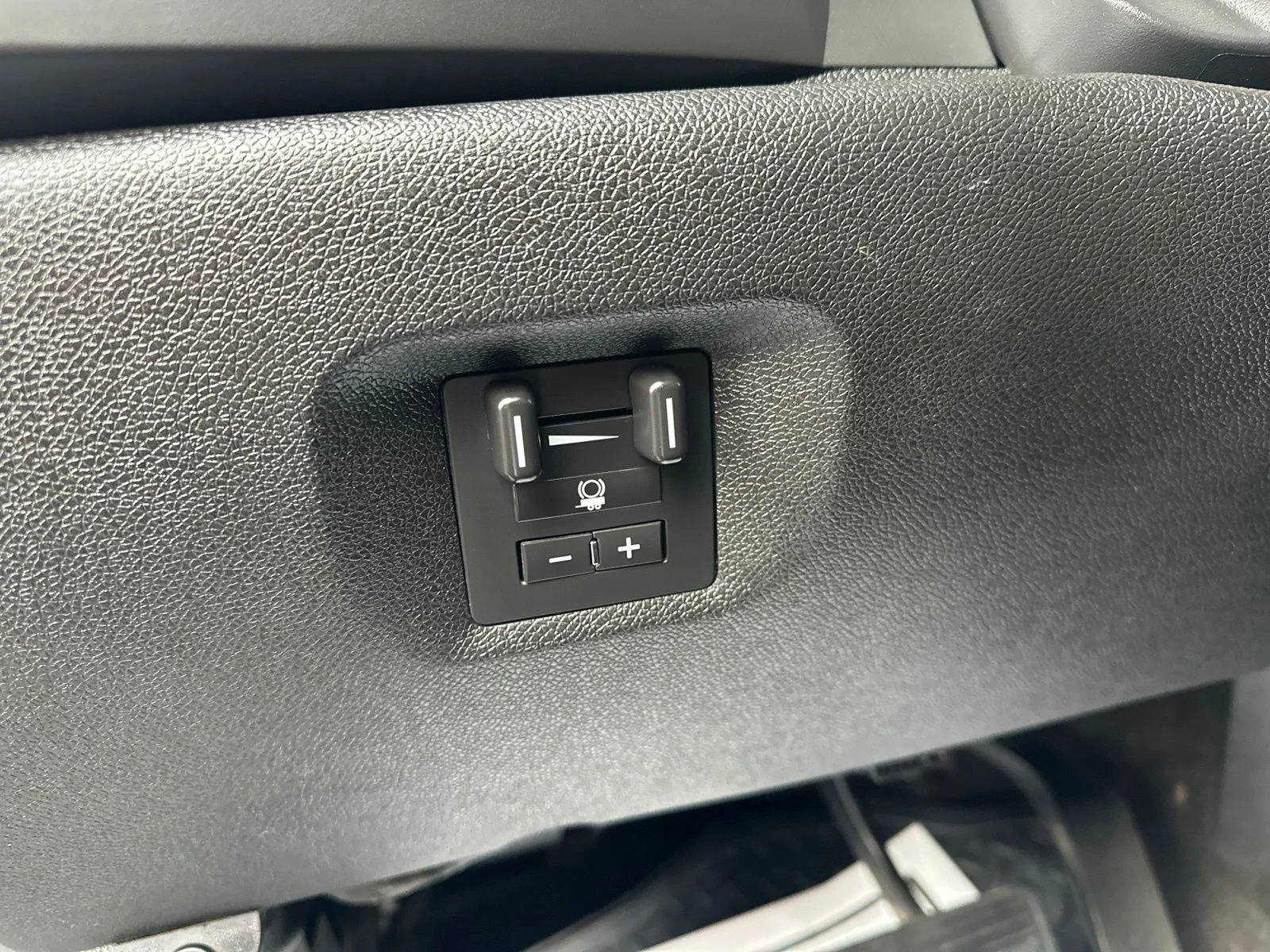 Used 2012 Silver Chevrolet LT image 17