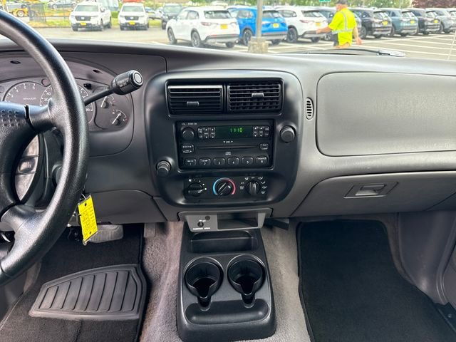 Used 2002 Silver Frost Clearcoat Metallic Ford XLT image 19