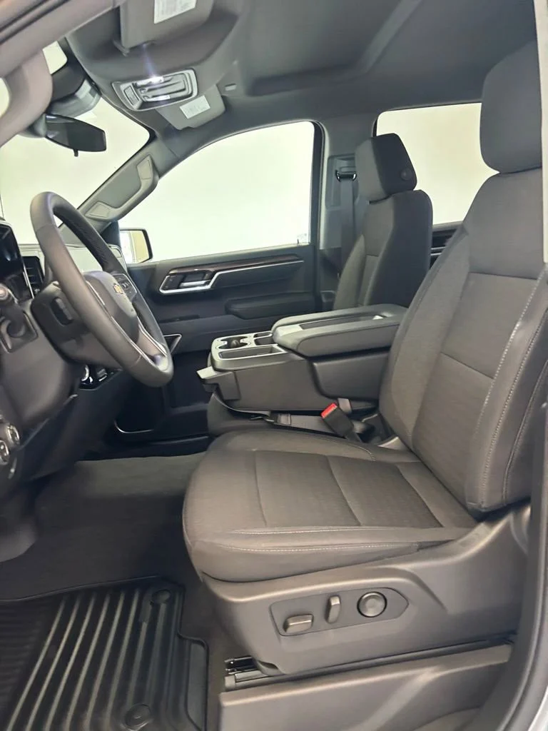 2026 Chevrolet Silverado 1500 LT - Photo 10