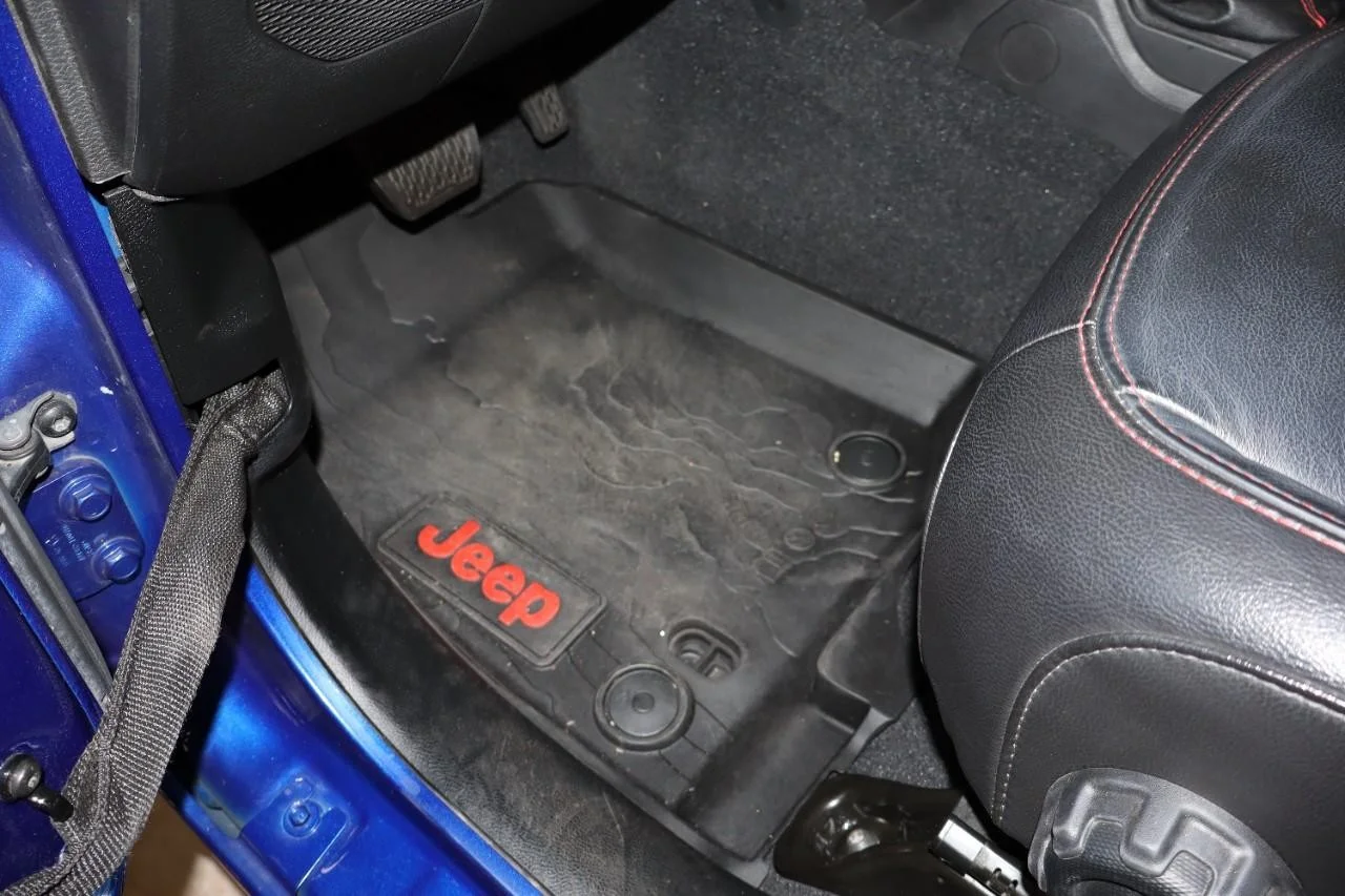 Used 2020 Ocean Blue Metallic Clear Coat Jeep Rubicon image 11