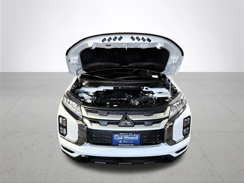 Used 2025 Silver Mitsubishi 2.0 ES image 21