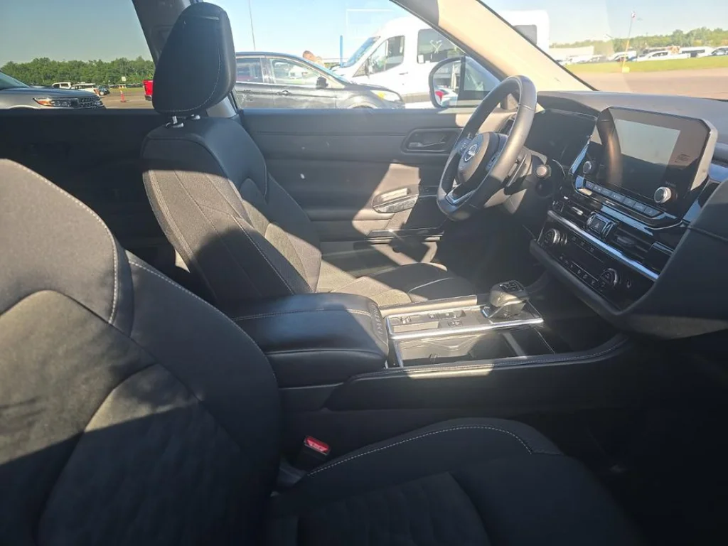 Used 2025 Brilliant Silver Metallic Nissan SV image 2